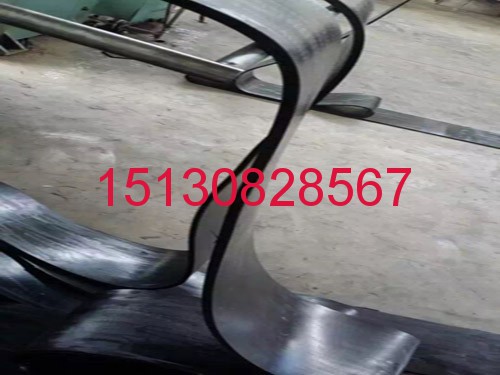 橡膠板英文名稱為：rubbermat，rubber sheet，rubber tile