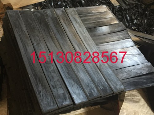 橡膠板英文名稱為：rubbermat，rubber sheet，rubber tile